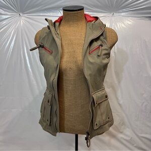 Goode Rider Equestrian Vest Women Size Small Hooded Full Zip Style# 16033 Beige,
